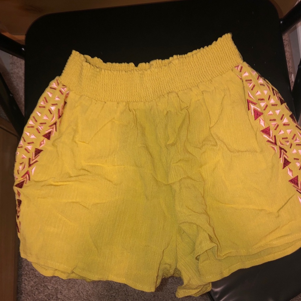 yellow shorts